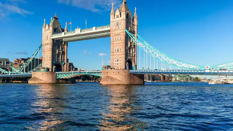 Dream of Studying in the UK? Your Future Starts Here!